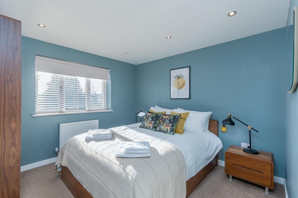 Castle Townhouse Kenilworth - Private Parking - 24 Hr Gym Access - Town Centre公寓 外观 照片
