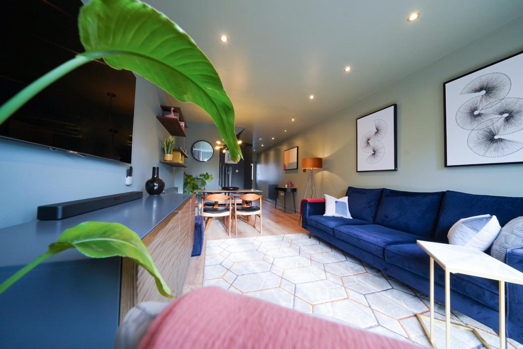 Castle Townhouse Kenilworth - Private Parking - 24 Hr Gym Access - Town Centre公寓 客房 照片