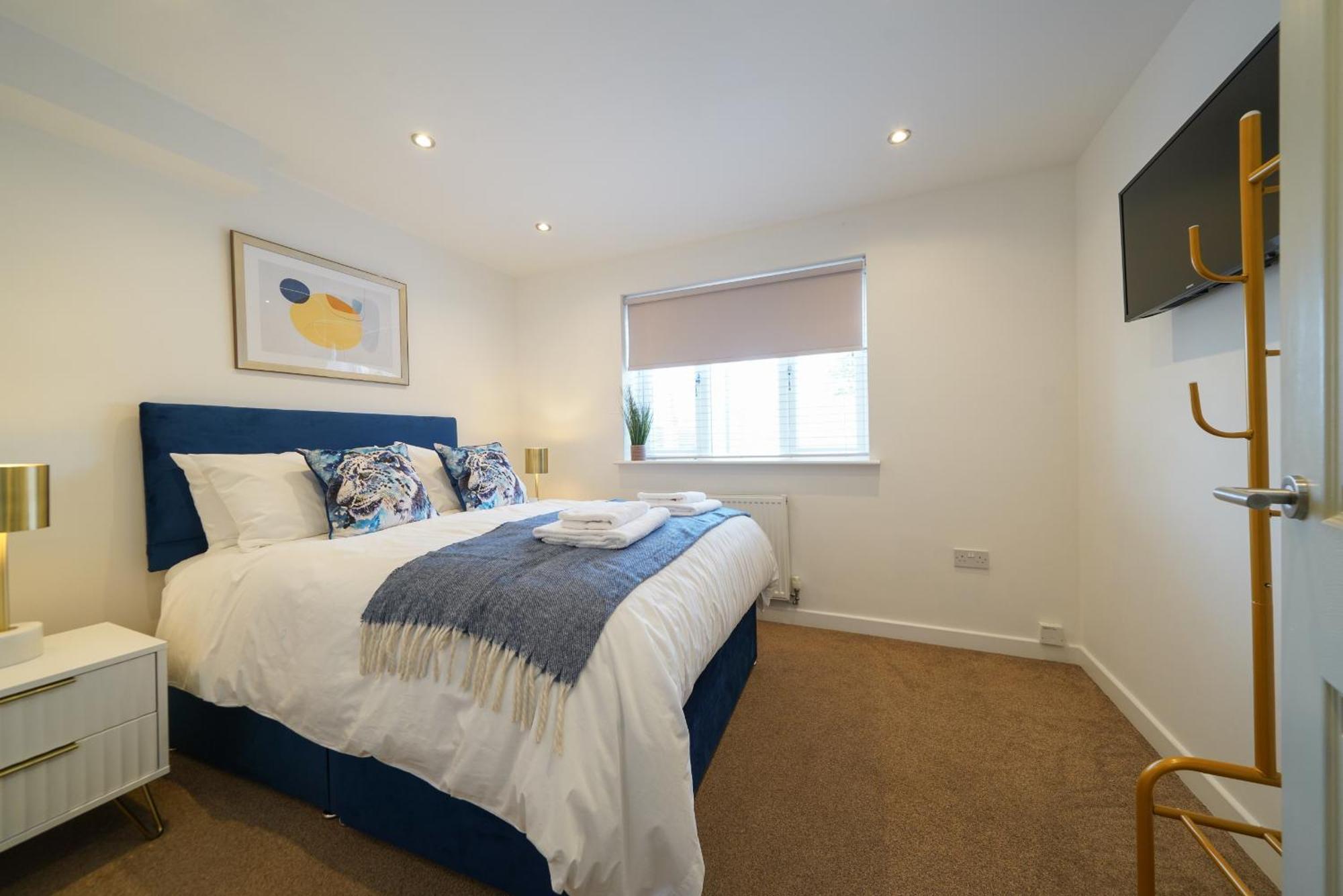 Castle Townhouse Kenilworth - Private Parking - 24 Hr Gym Access - Town Centre公寓 客房 照片