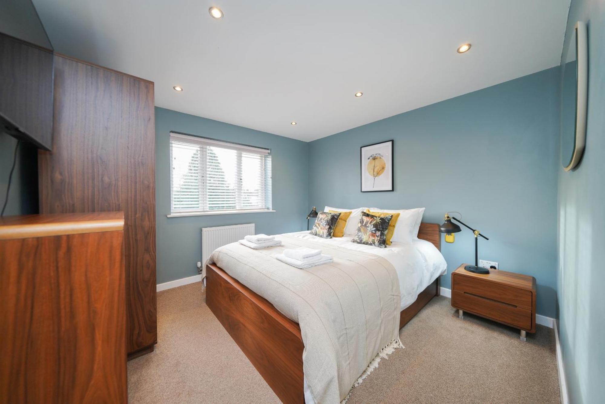 Castle Townhouse Kenilworth - Private Parking - 24 Hr Gym Access - Town Centre公寓 客房 照片